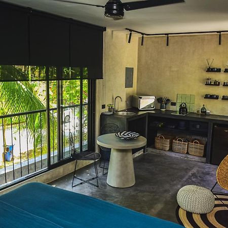 Lote4 - Lgbtq Studios Плая-дель-Кармен Экстерьер фото